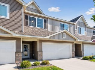 8595 Gateway Cir, Monticello, MN 55362