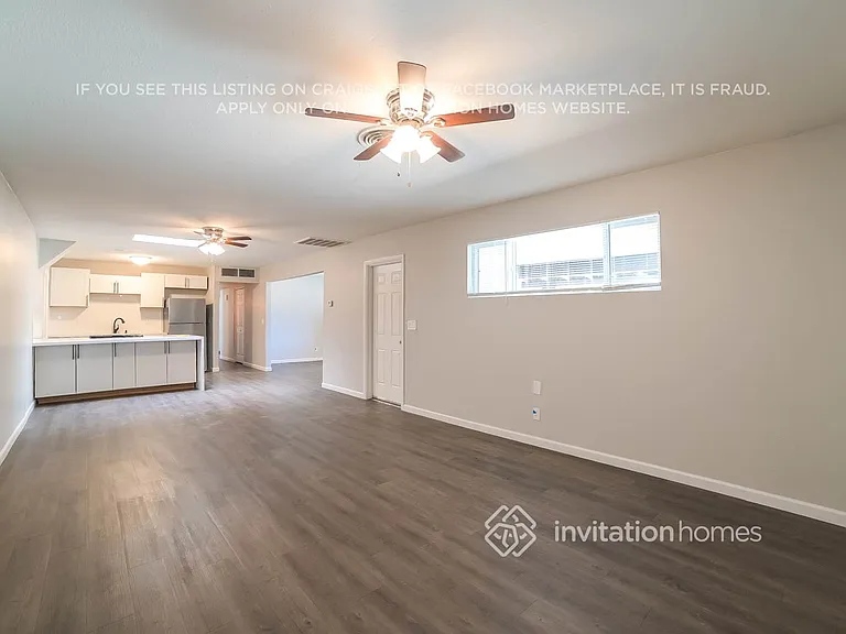 3326 W Larkspur Dr — Photo 3