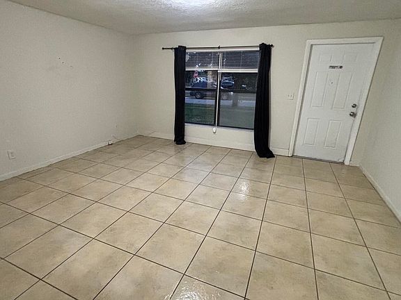 4th image of 2901 NW 21st St #2901