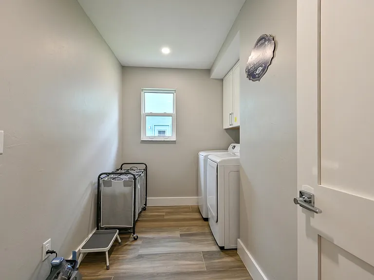 2305 Kings Lake Blvd — Photo 20