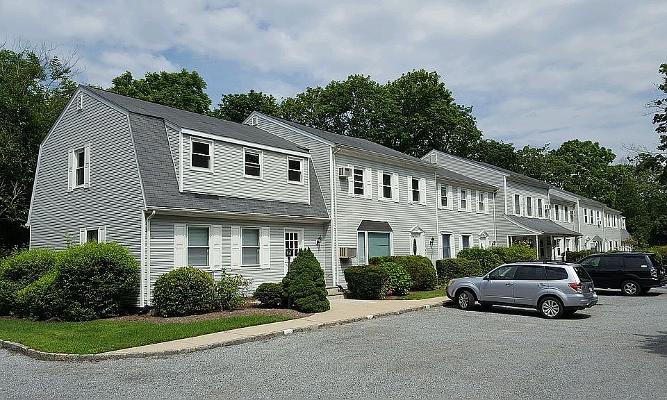 1st image of 43 Brushy Neck Ln