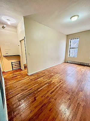 2nd image of 740 Franklin Ave APT 3