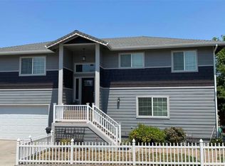 606 Genoa St, Weed, CA 96094