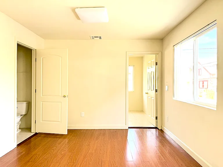 4629 Prospect Ave #3 — Photo 6