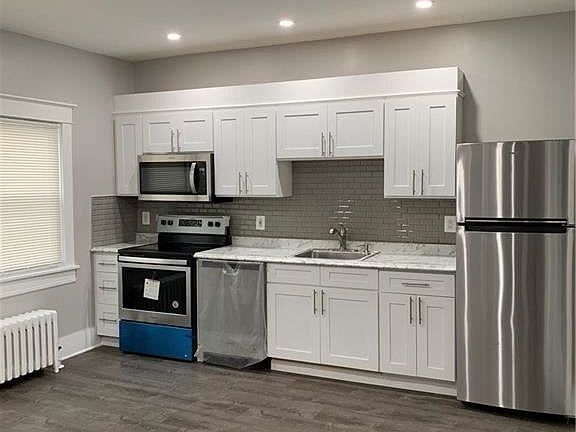 3rd image of 1079 Payne Ave APT 3