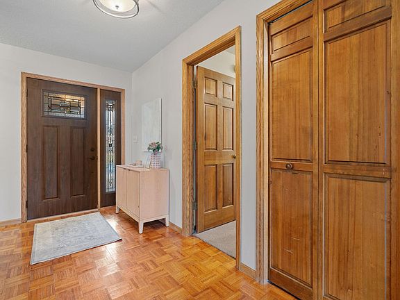 4th image of 1688 Chatham Ave