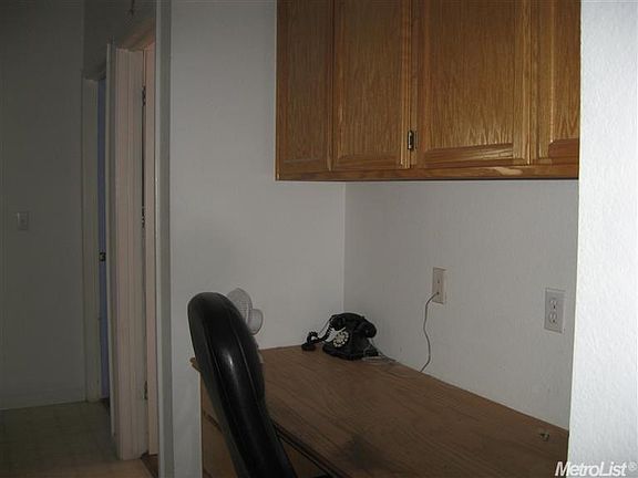 5th image of 4833 Woodhollow Ave