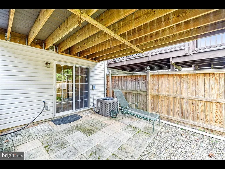 1123 Splashing Brook Dr — Photo 4