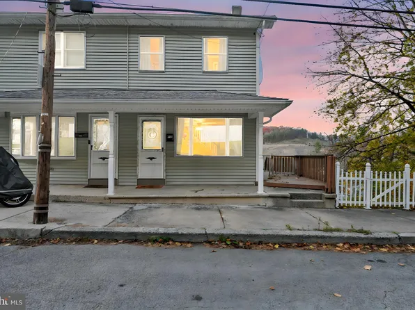 121 W Savory St, Pottsville, PA 17901