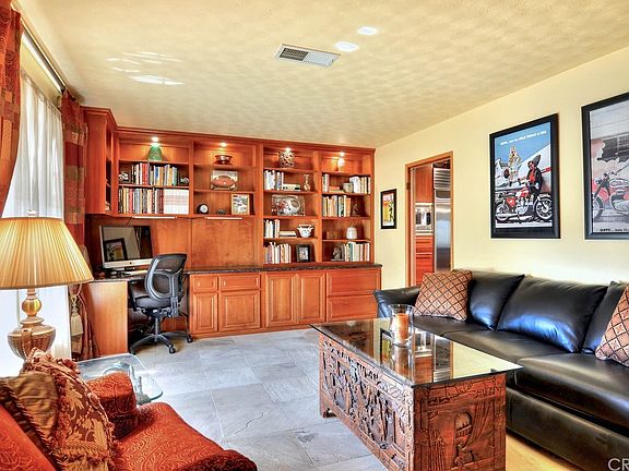 5th image of 1721 Cliffbranch Dr