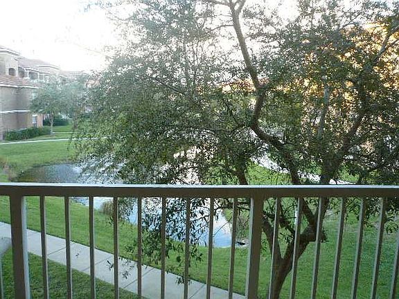 4th image of 5050 Fairways Cir Unit 202