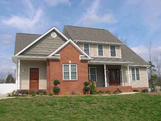 1st image of 166 Dakota Dr NE