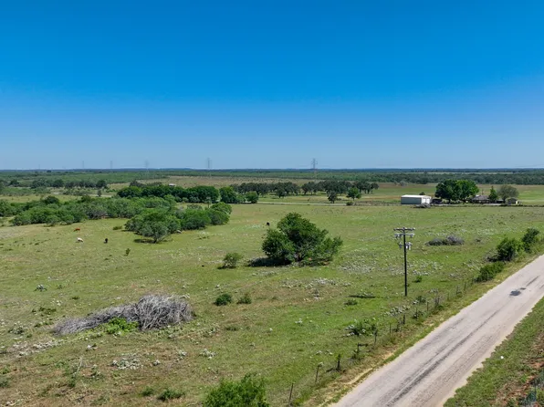 2690 CR 442, Stockdale, TX 78160