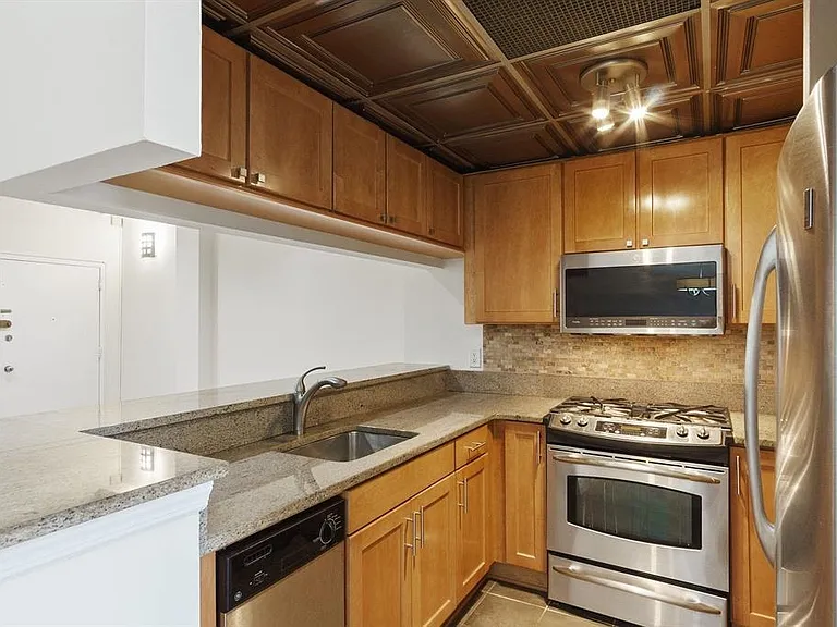 187 Wayne St #302C — Photo 4