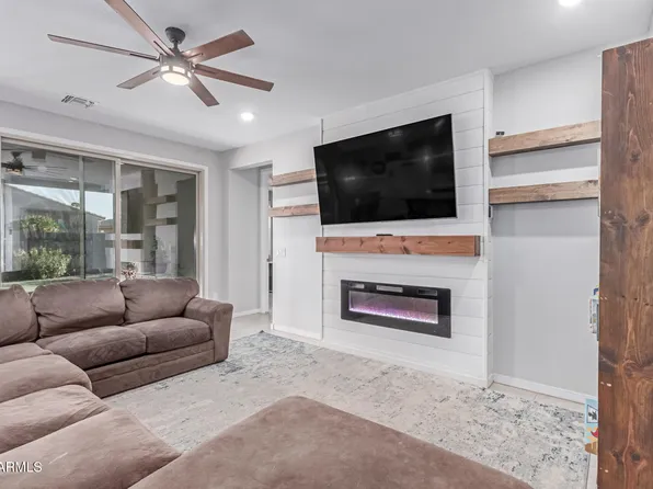 4211 Caitlin Dr, San Tan Valley, AZ 85140