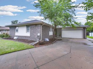 9320 E Barron Cir, Wichita, KS 67207