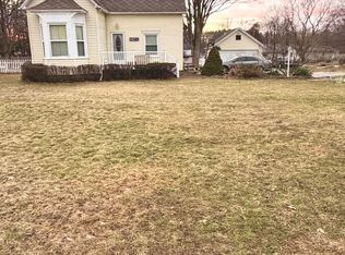 4673 Henry St, Norton Shores, MI 49441