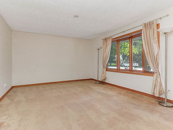4th image of 207 N Bone Dr