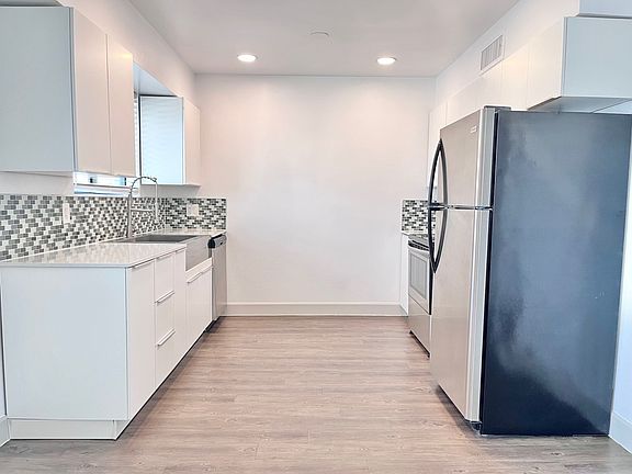 4th image of 4320 N 27th St APT 7