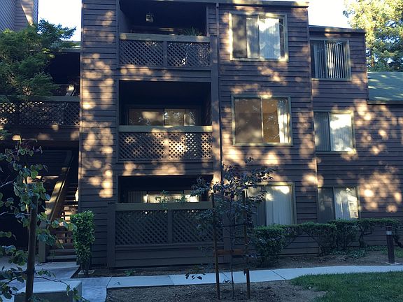 2nd image of 1139 Yarwood Ct