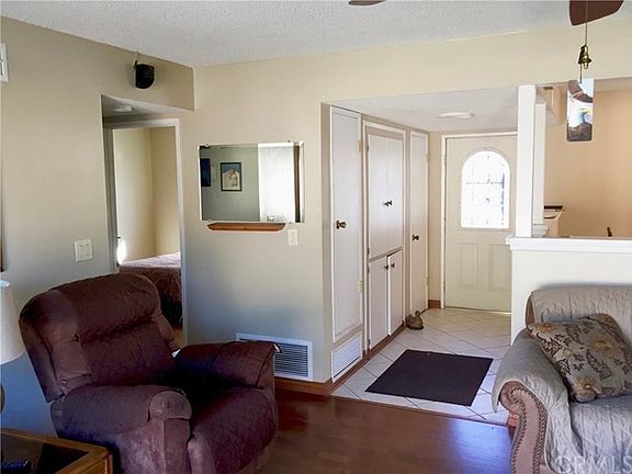 Entry w/ Lots of Storage