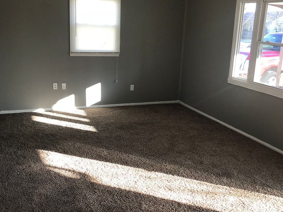 1st image of 362 Roosevelt Ave
