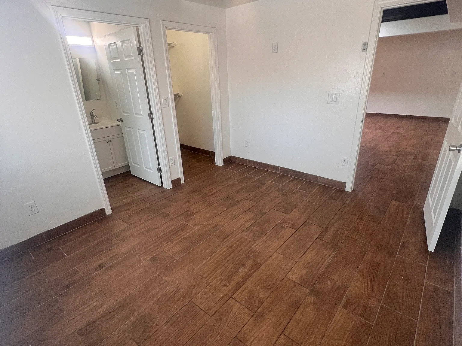 3 bed, 1200 sqft, $1,500 — Photo 4