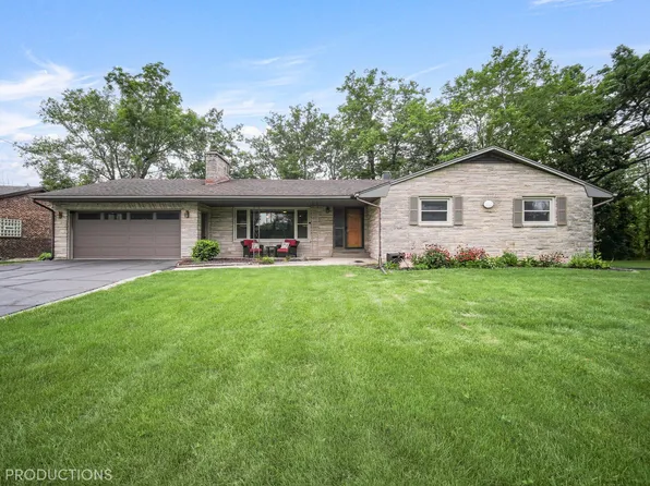 55 Deep River Dr, Hobart, IN 46342