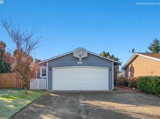 2332 Allan Ave, Hubbard, OR 97032