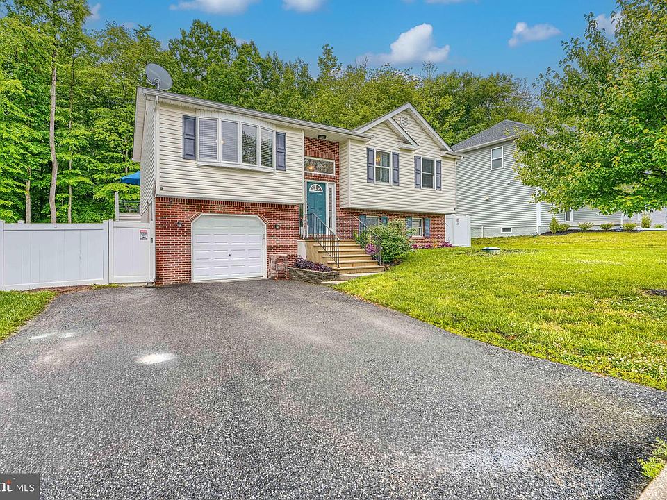 1st image of 72 Catalpa Dr