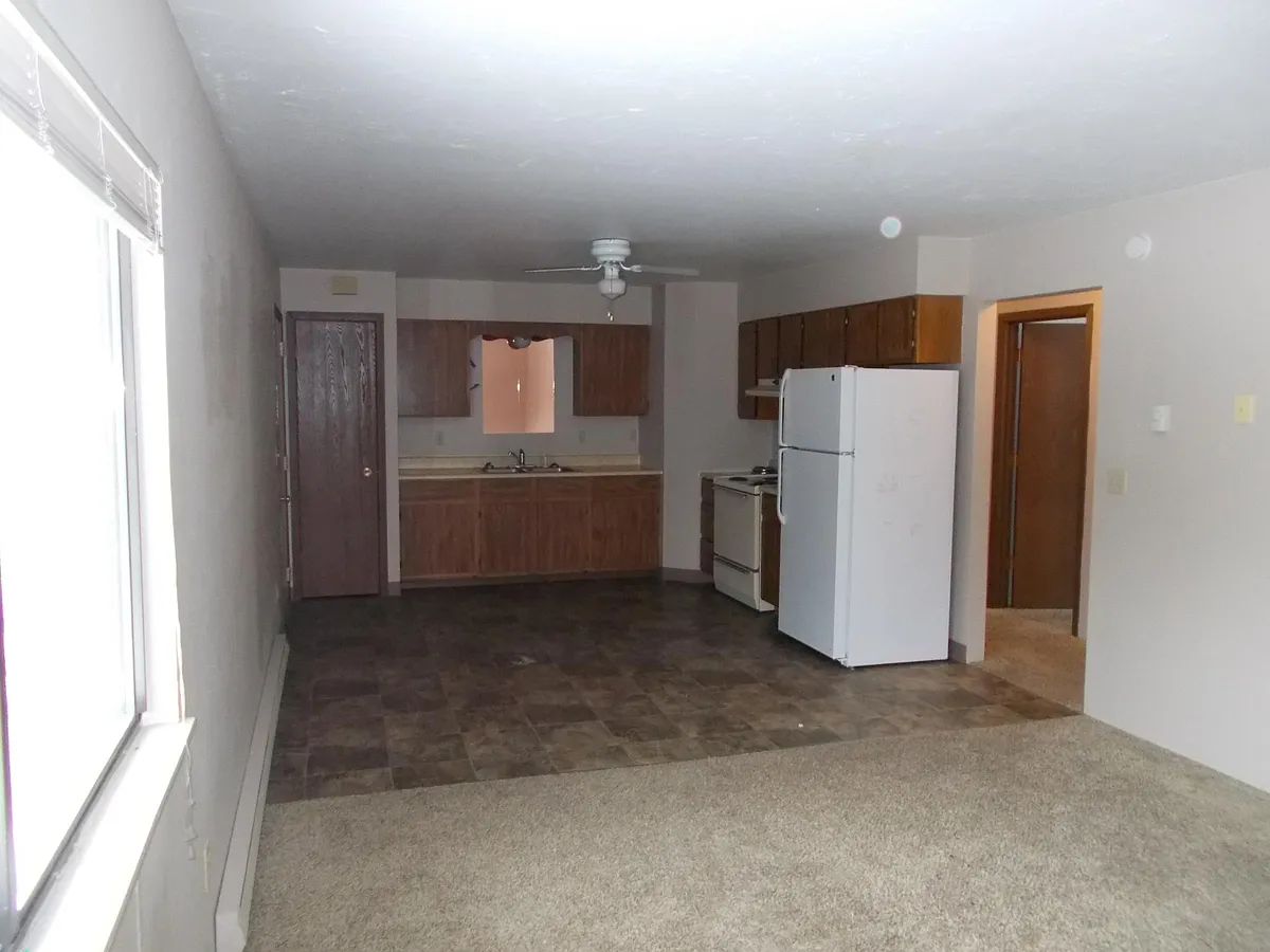 Building Photo - 1400 Sunset Pines Ct