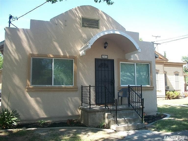 1st image of 351 Elliot St