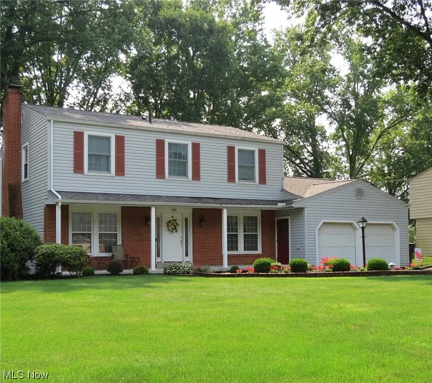 1814 Coventry Ave NE photo 1