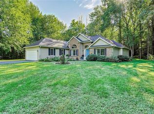 910 Maple Dr, Webster, NY 14580