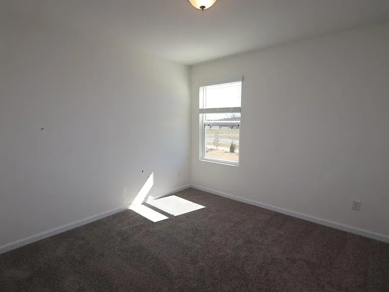 342 Rayland St — Photo 18
