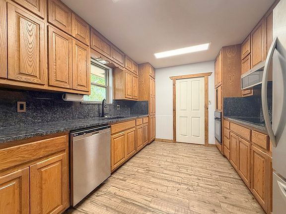 4th image of 114 Edgewood Dr