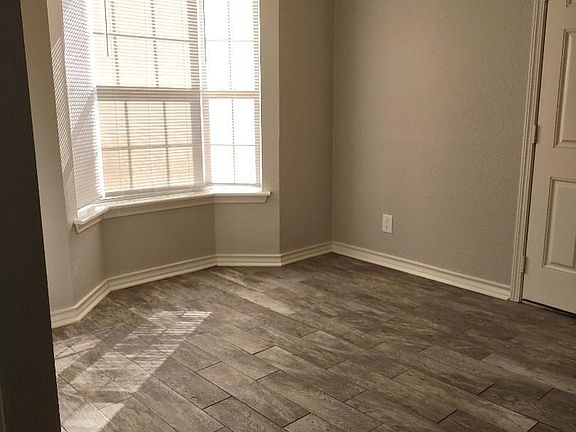 4th image of 4205 Savannah Cir