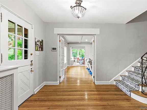 4th image of 10 Woodland Drive