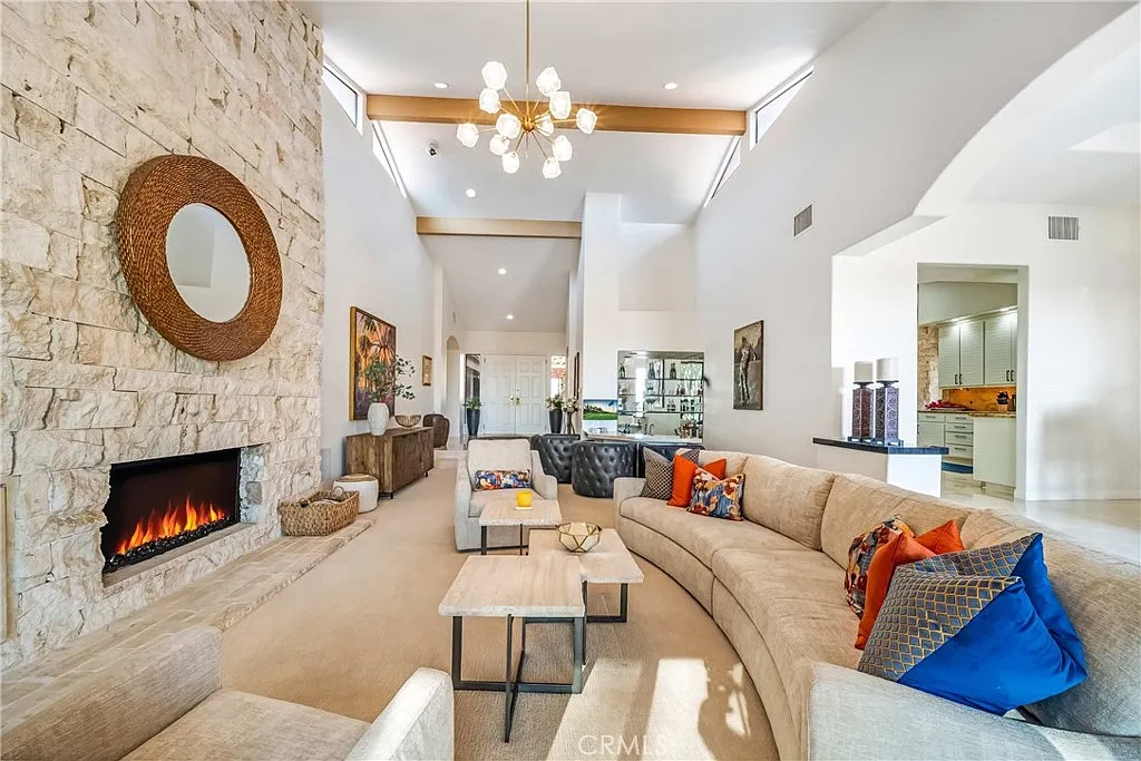 3 bed, 3.5 bath, 3314 sqft, $6,425 — Photo 3