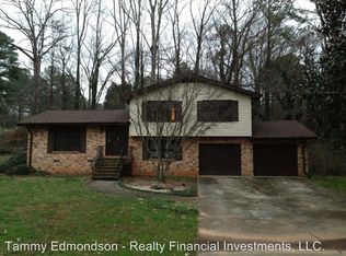 286 Shelton Woods Ct, Stone Mountain, GA 30088