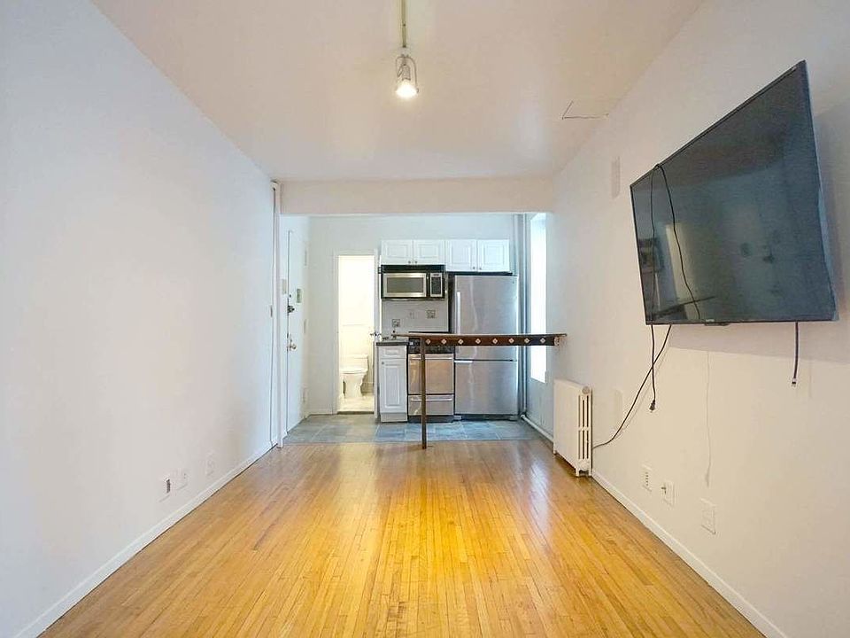 1st image of 600 W 52nd St #N3