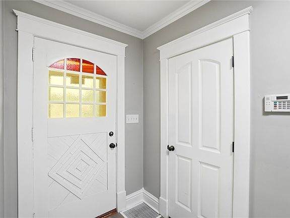 4th image of 238 W Court St