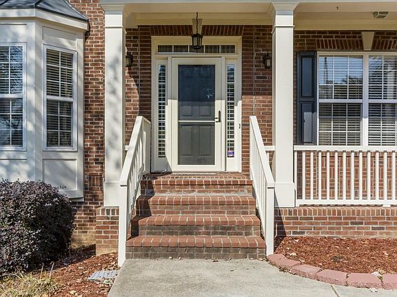 2nd image of 420 English Ivy Way