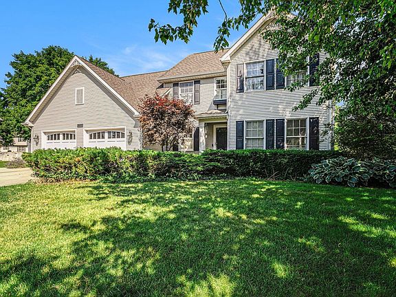 3rd image of 7471 Saint George Cir
