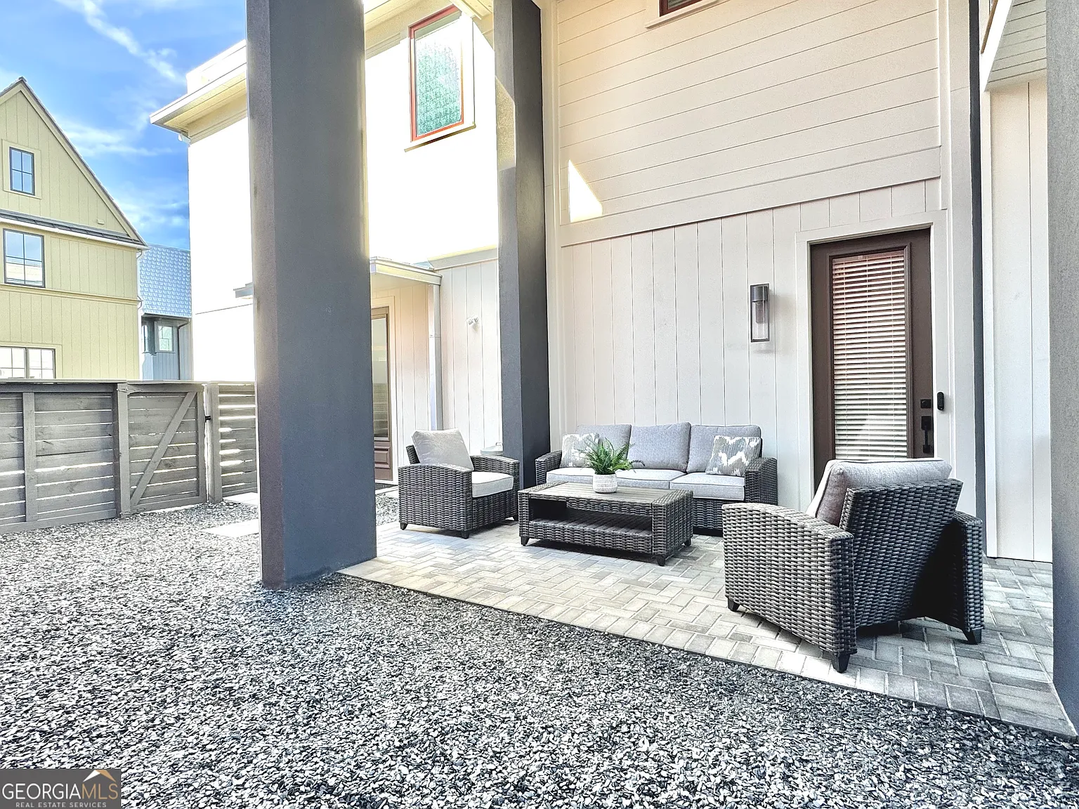 2 bed, 2.5 bath, 1388 sqft, $5,500 — Photo 3