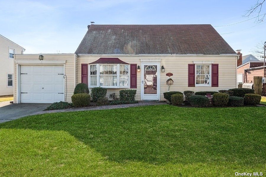 80 Euclid Avenue, Massapequa, NY 11758 MLS 3346503 Zillow