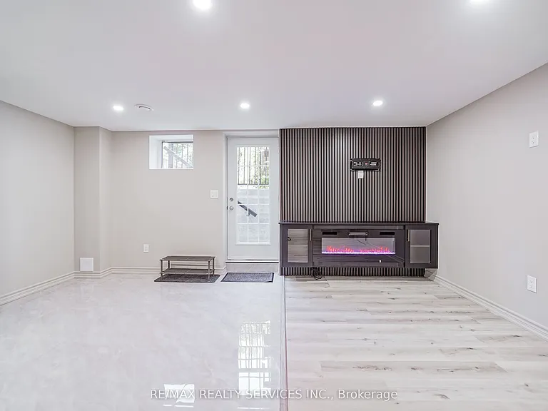74 Bremner St #BASEMENT — Photo 9