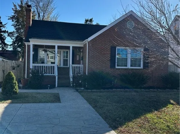 213 Lyons Ave, Colonial Heights, VA 23834