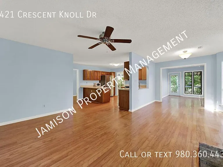 3421 Crescent Knoll Dr — Photo 9