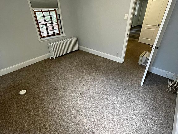 5th image of 401 S Quince St Floor 1